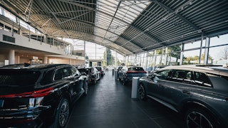 CUPRA Angebote beim Schröder Team CUPRA Fahrzeug im Showroom – Cupra Angebote beim Schröder Team