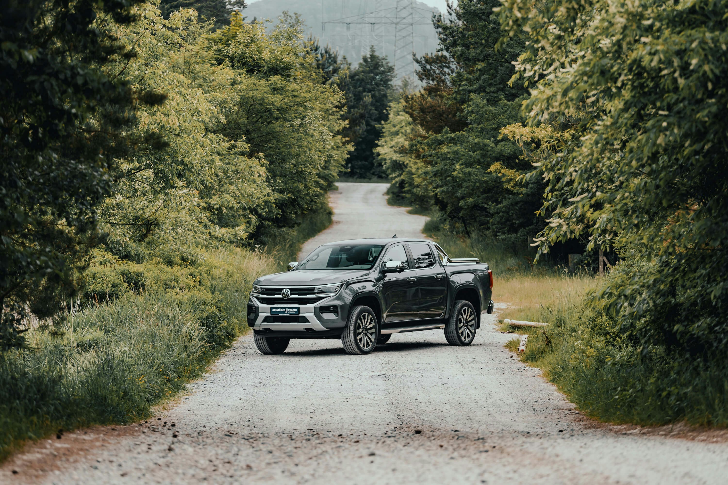 VW Amarok – Finanzierungsmöglichkeiten für VW Nutzfahrzeuge Jetzt VW Nutzfahrzeuge wie den schwarzen Amarok bei uns finanzieren