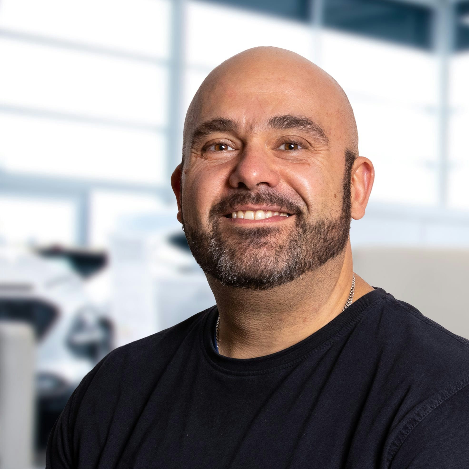 Thomas Dumos, Teiledienst